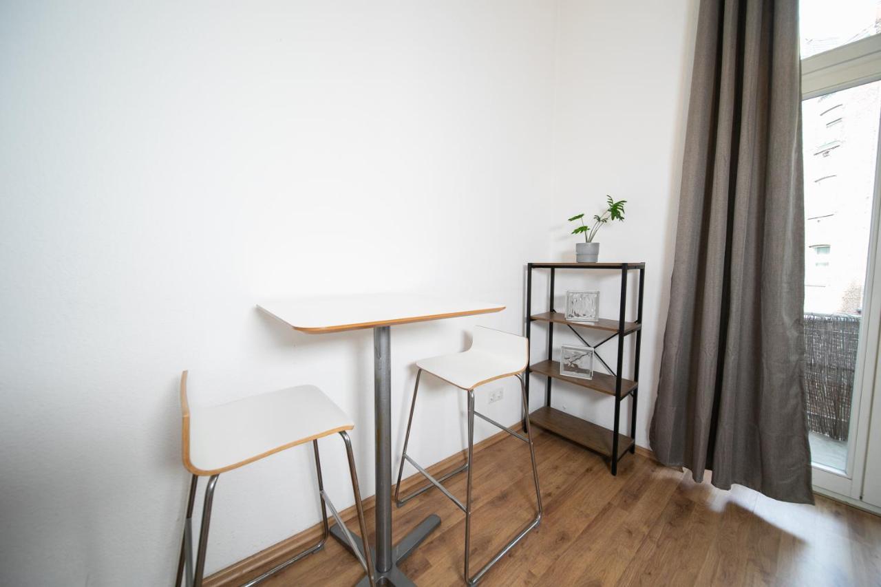 White 60 Qm Apartment - Zentral - Balkon - Messe Düsseldorf Kültér fotó